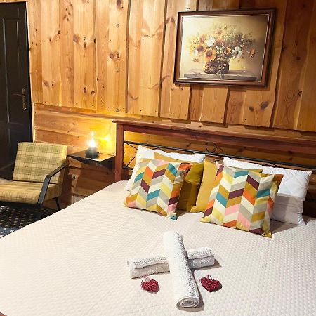 Cosy Apartment In Family Compound Turany Екстер'єр фото