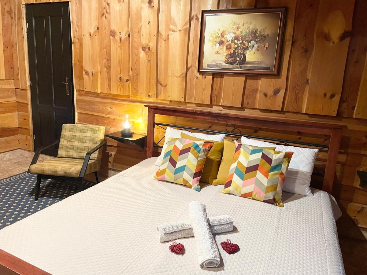 Cosy Apartment In Family Compound Turany Екстер'єр фото