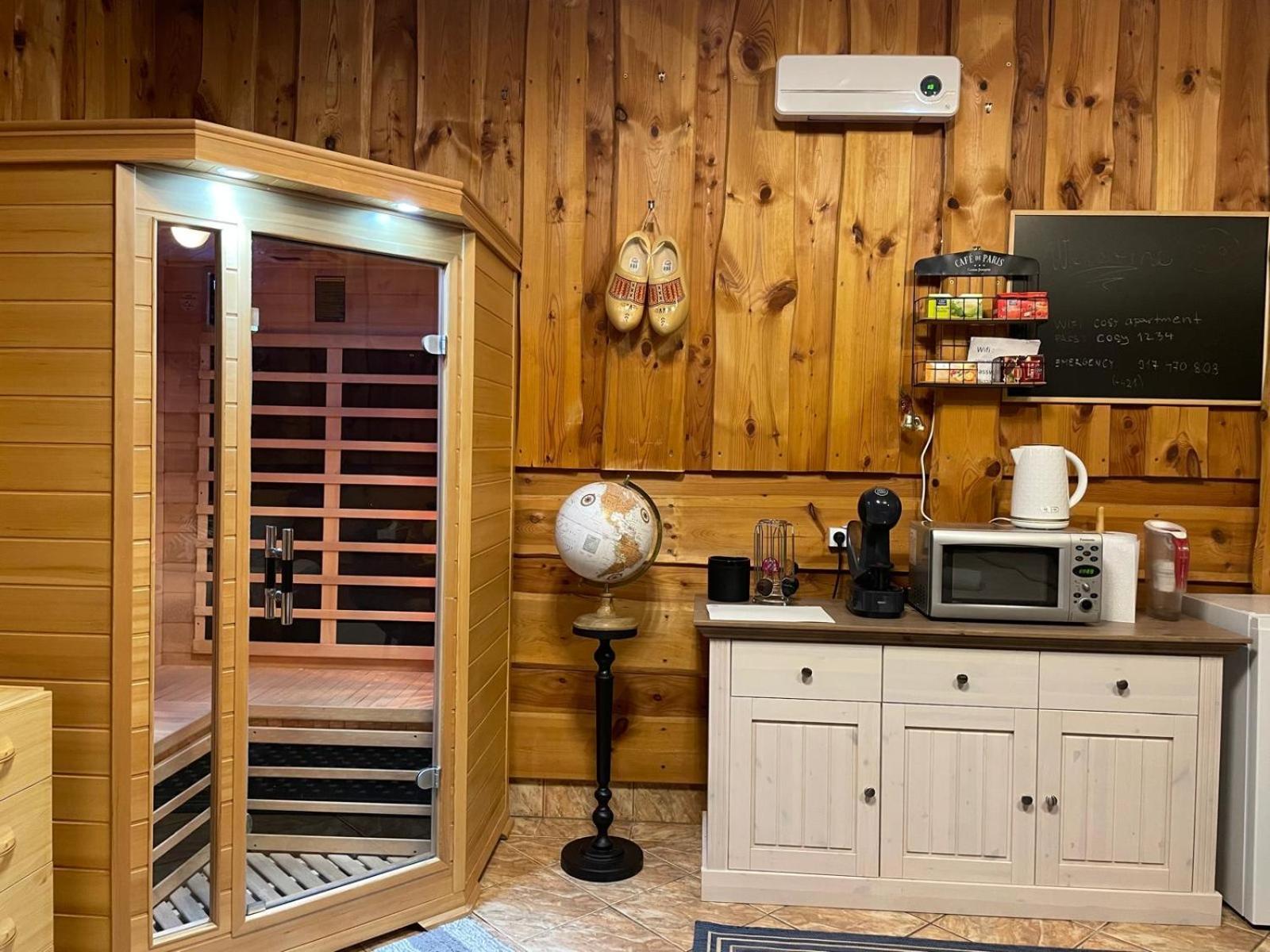 Cosy Apartment In Family Compound Turany Екстер'єр фото